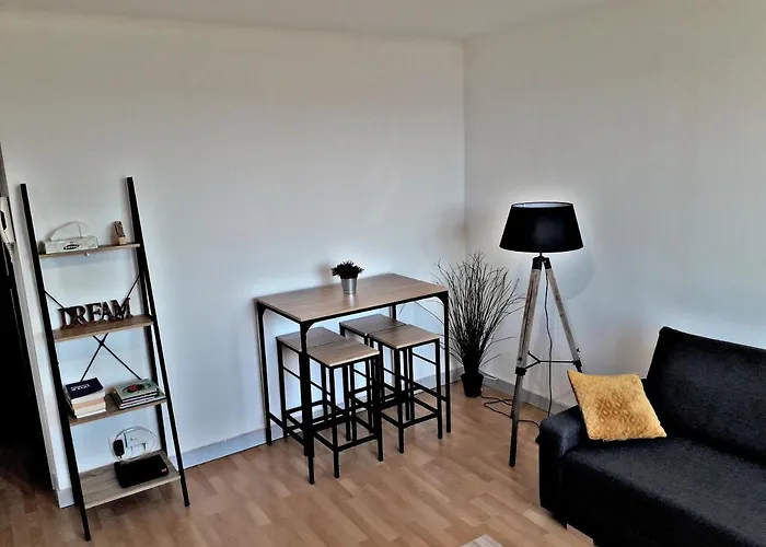 Casterneau3 Apartment *